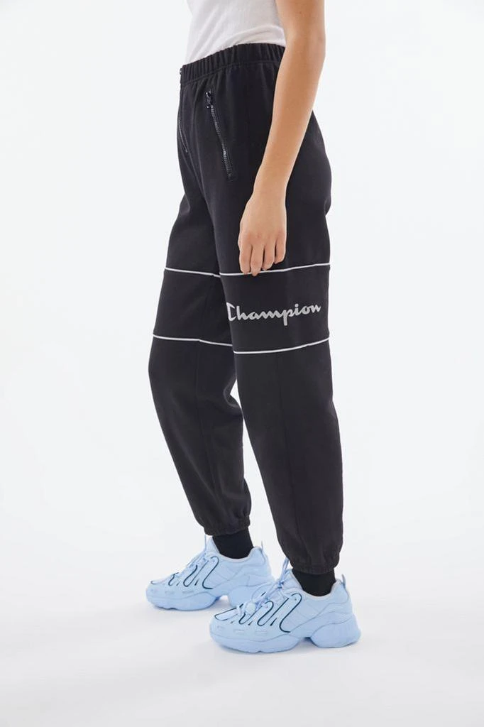 商品CHAMPION|Champion UO Exclusive Reflective Jogger Pant,价格¥303,第4张图片详细描述