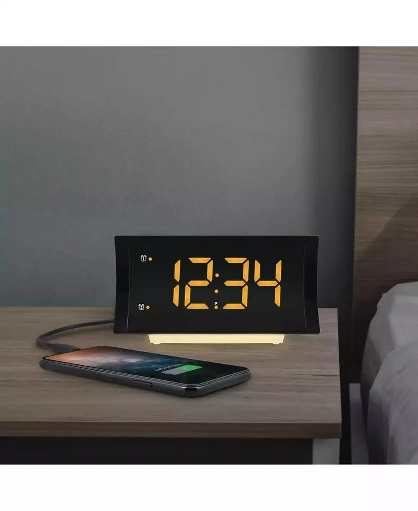 商品La Crosse Technology|Curved LED Alarm Clock with Radio and Fast Charging USB Port,价格¥315,第5张图片详细描述