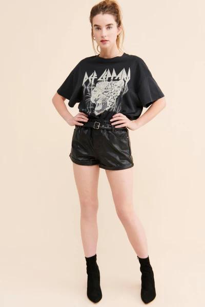 BDG Lucia Faux Leather Belted Shorts商品第4张图片规格展示