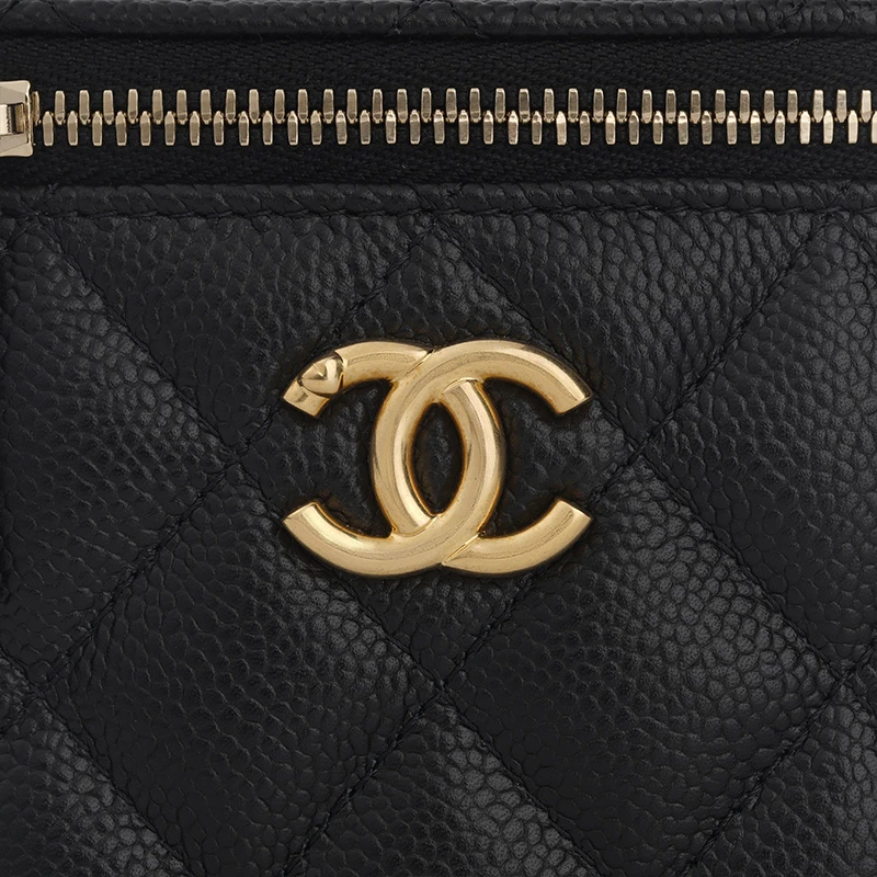 商品[国内直发] Chanel|香奈儿 23P/24P春夏系列 肩带可调节颗粒压花 牛皮 爱心金球盒子包方盒子斜挎包 小号 女款 黑色,价格¥27312,第10张图片详细描述
