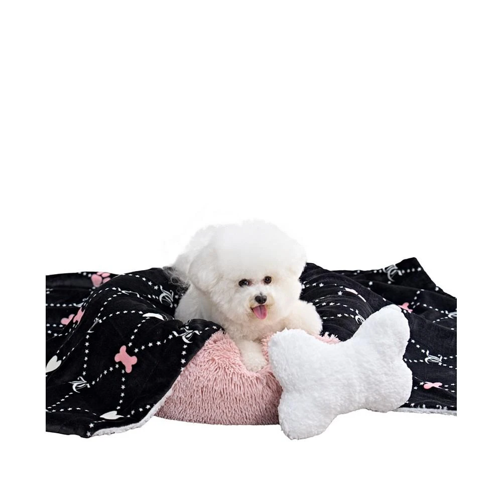 商品Juicy Couture|Paw Heart Pet Plush Sherpa 50" x 60" Blanket Bone Pillow, Set of 2,价格¥180,第3张图片详细描述