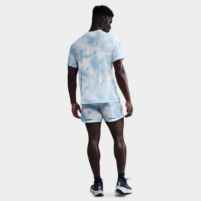 商品NIKE|Men's Nike Running Division Breathe Dri-FIT ADV Running Top,价格¥630,第2张图片详细描述