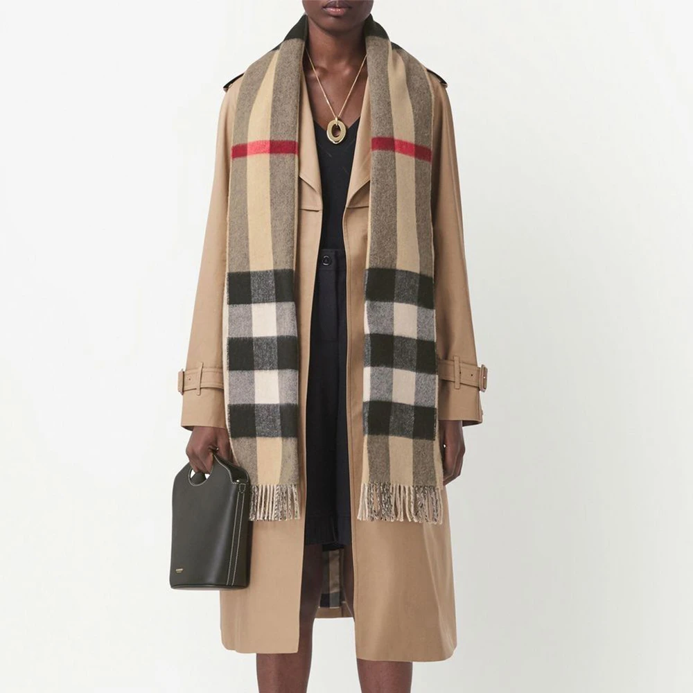 BURBERRY 卡其色中性围巾 8057470 商品