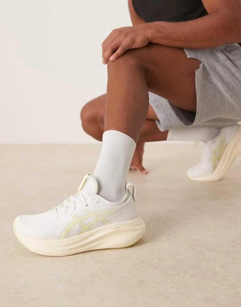商品Asics|Asics Gel-Nimbus 27 running trainers in white and huddle yellow,价格¥1854,第4张图片详细描述