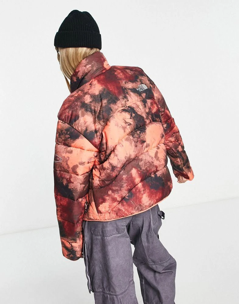 商品The North Face|The North Face NSE 2000 puffer jacket in orange ice dye print,价格¥825,第2张图片详细描述