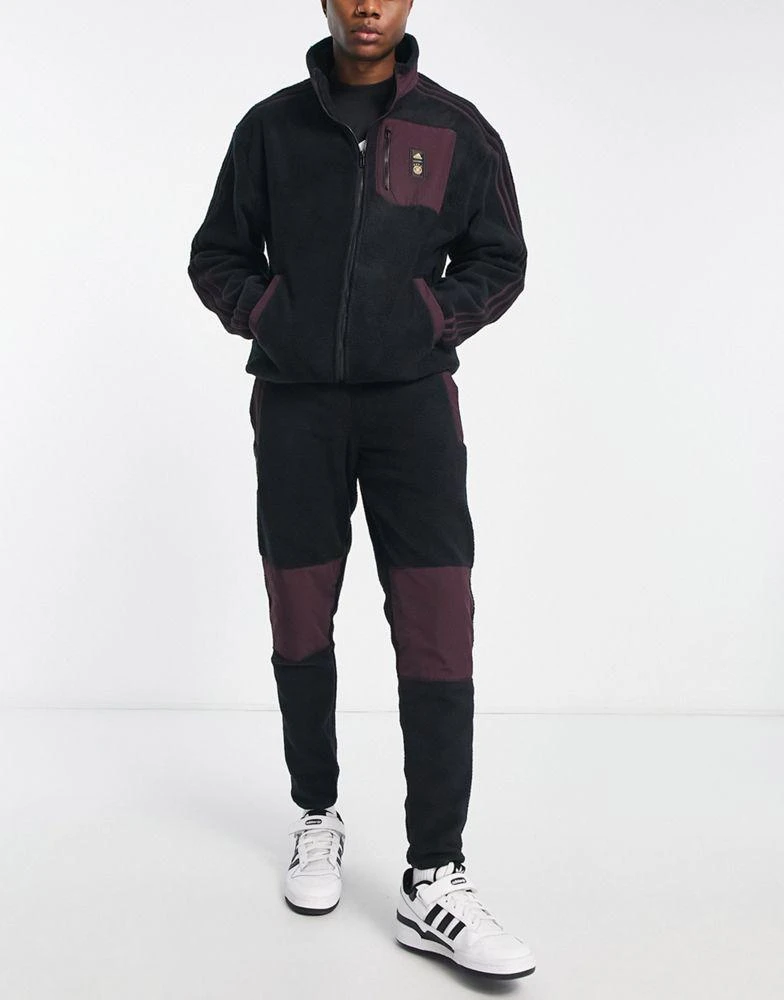 商品Adidas|adidas Football Germany World Cup 2022 Lifestyler fleece joggers in black,价格¥434,第3张图片详细描述