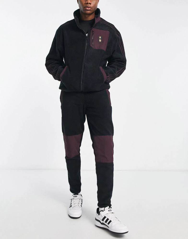 商品Adidas|adidas Football Germany World Cup 2022 Lifestyler fleece joggers in black,价格¥433,第3张图片详细描述