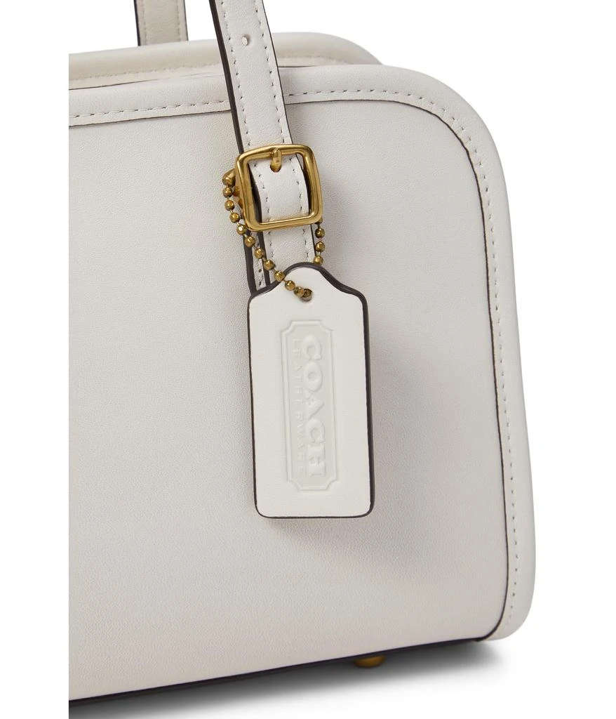 商品Coach|The Coach Originals Glovetanned Leather Swing  Zip,价格¥2915,第4张图片详细描述