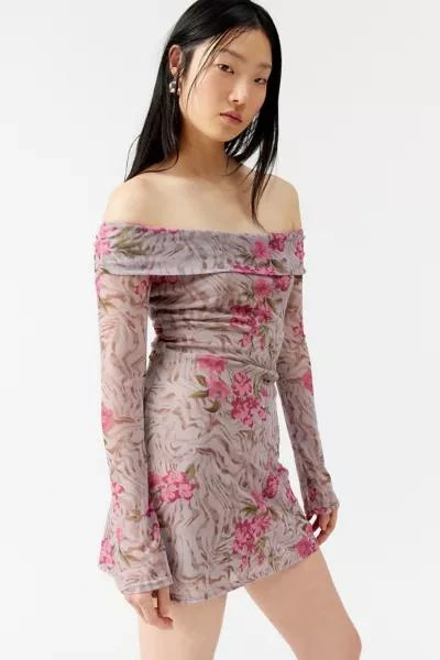 商品Urban Outfitters|UO Isla Long Sleeve Off-The-Shoulder Mini Dress,价格¥302,第1张图片