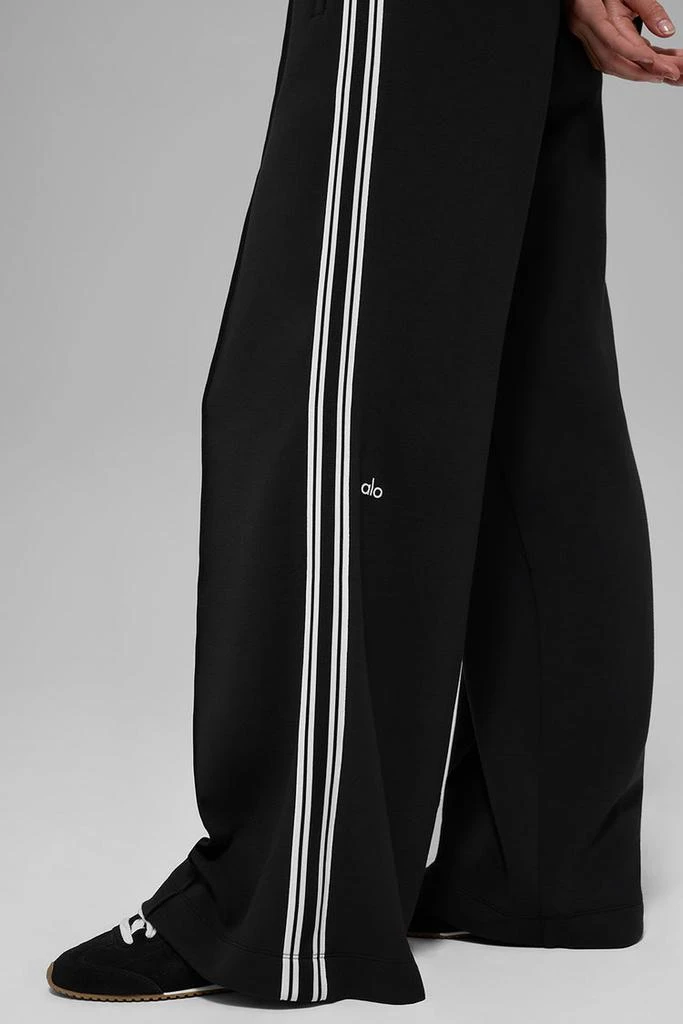 商品Alo|Track Star Wide Leg Pant (Regular) - Black,价格¥1125,第5张图片详细描述
