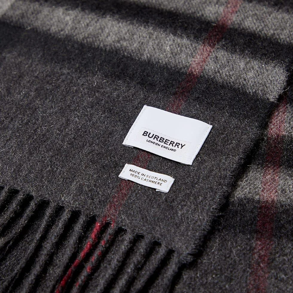 商品Burberry|Burberry Giant Checked Scarf,价格¥4201,第3张图片详细描述