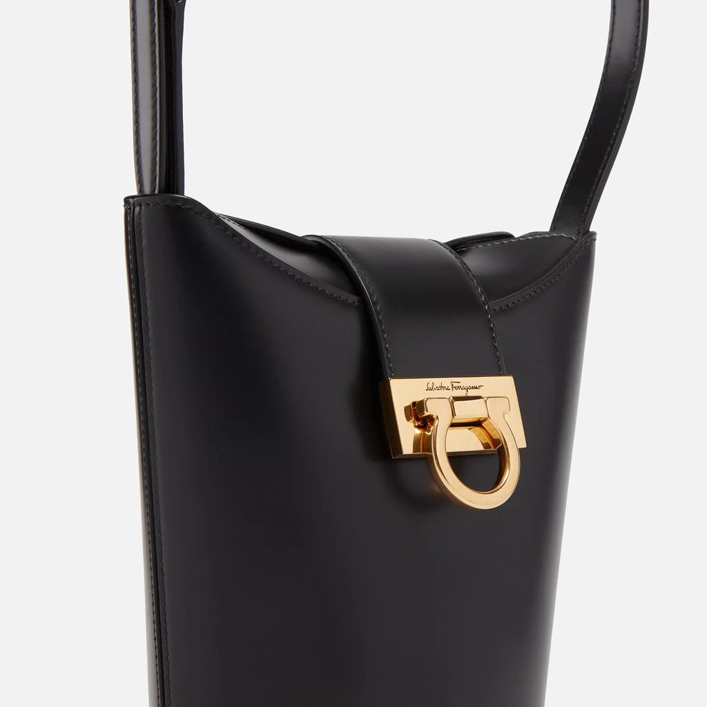 商品Salvatore Ferragamo|Salvatore  Trifolio Leather Bucket Bag,价格¥8003,第4张图片详细描述