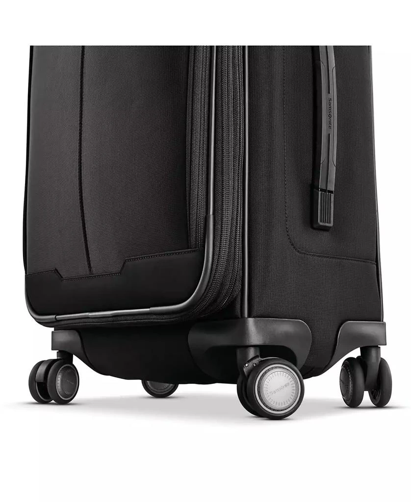 Silhouette 17 21" Carry-on Expandable Softside Spinner 商品