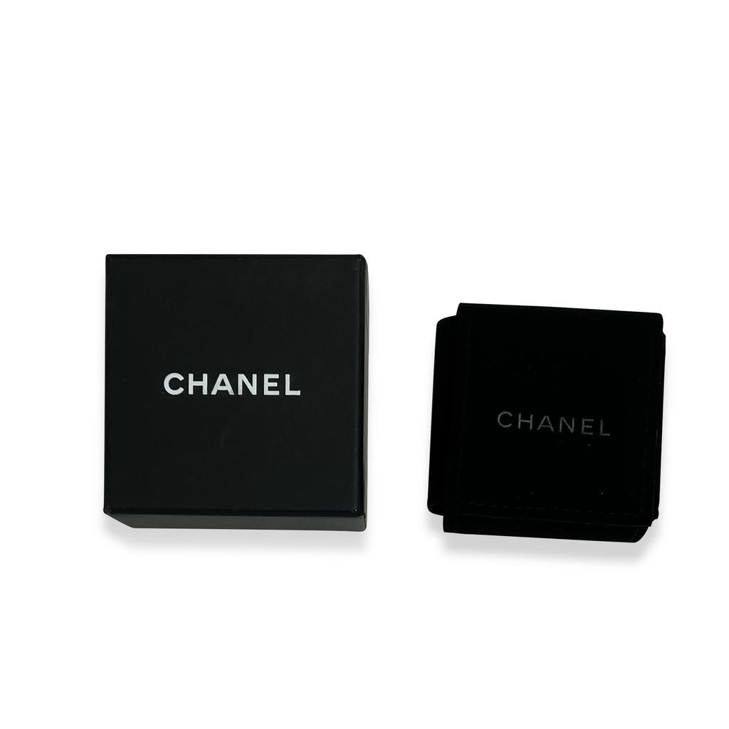 Chanel Ultra White 18K White Gold Diamond Ceramic Necklace商品第5张图片规格展示