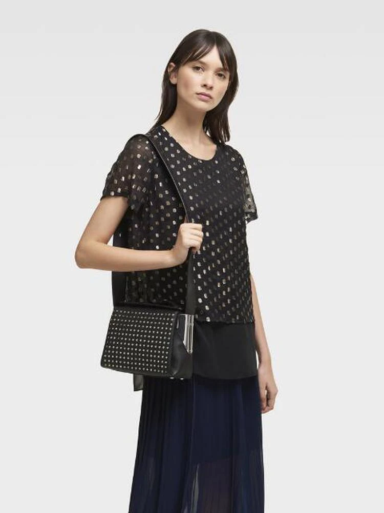 商品DKNY|Studded Leather Shoulder Bag,价格¥1510,第2张图片详细描述