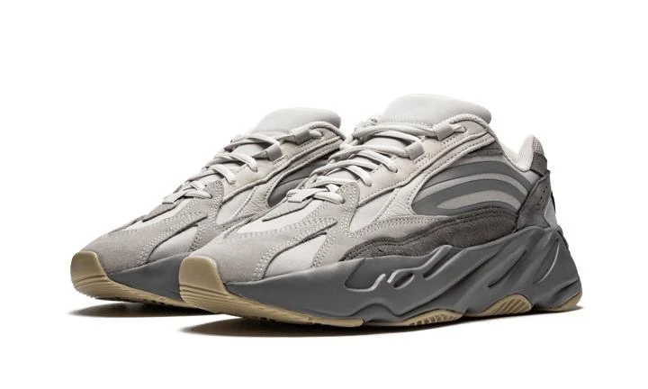 商品Adidas|Adidas Yeezy Boost 700 V2,价格¥3064-¥6164,第3张图片详细描述