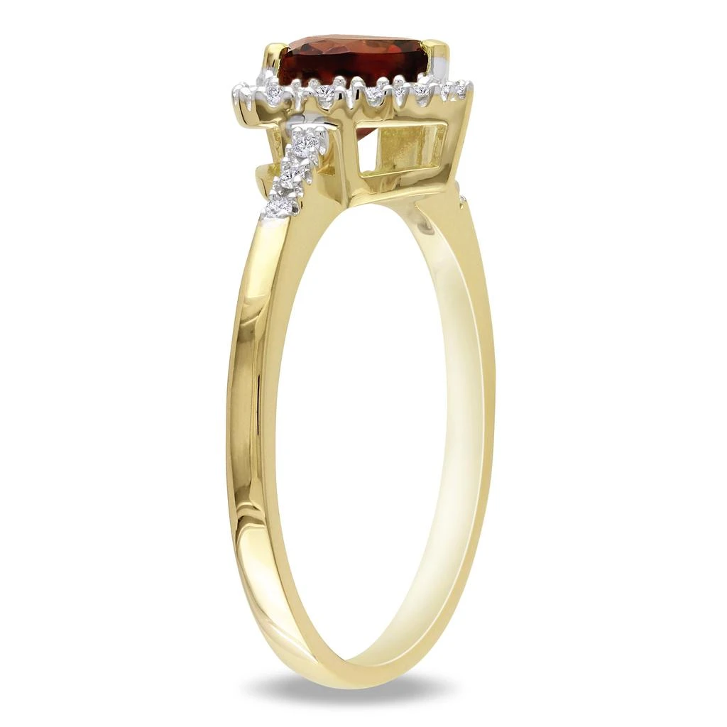 商品Mimi & Max|Halo Heart Shaped Garnet Ring with 1/10 CT TW Diamonds in 10k Yellow Gold,价格¥1798,第4张图片详细描述