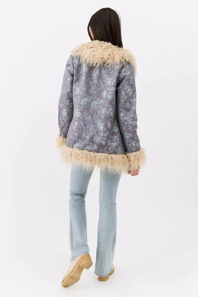 商品Urban Outfitters|UO Amber Brocade Faux Fur Coat,价格¥378,第3张图片详细描述