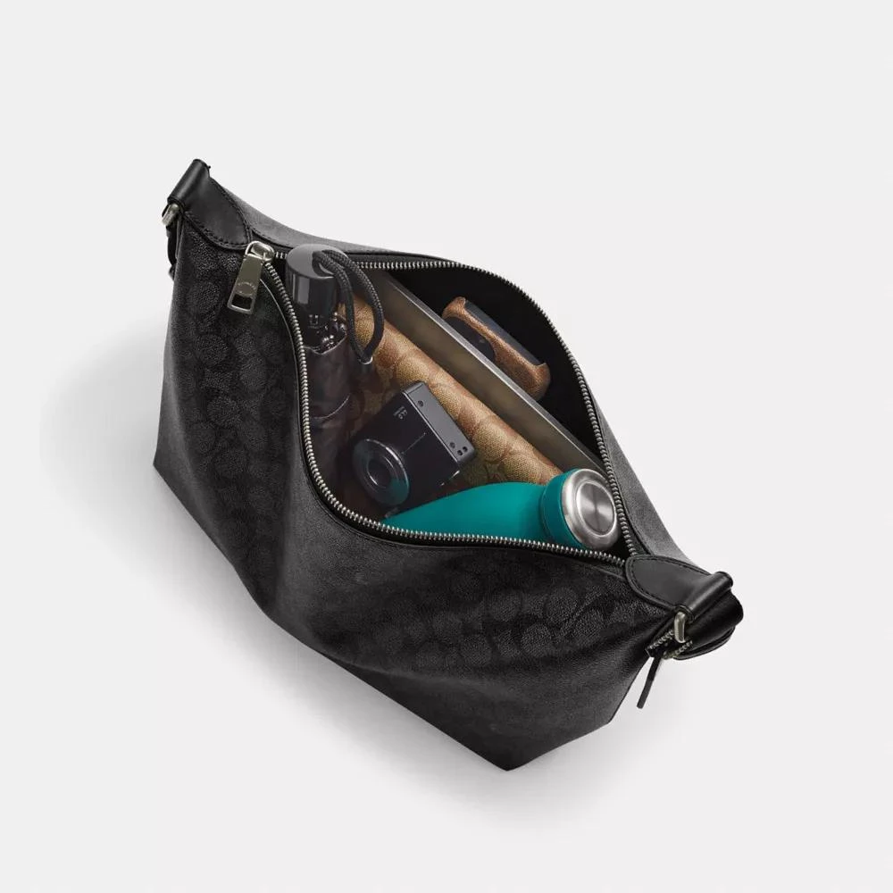 商品Coach|女士 Finn 标志性帆布斜挎包,价格¥974,第5张图片详细描述