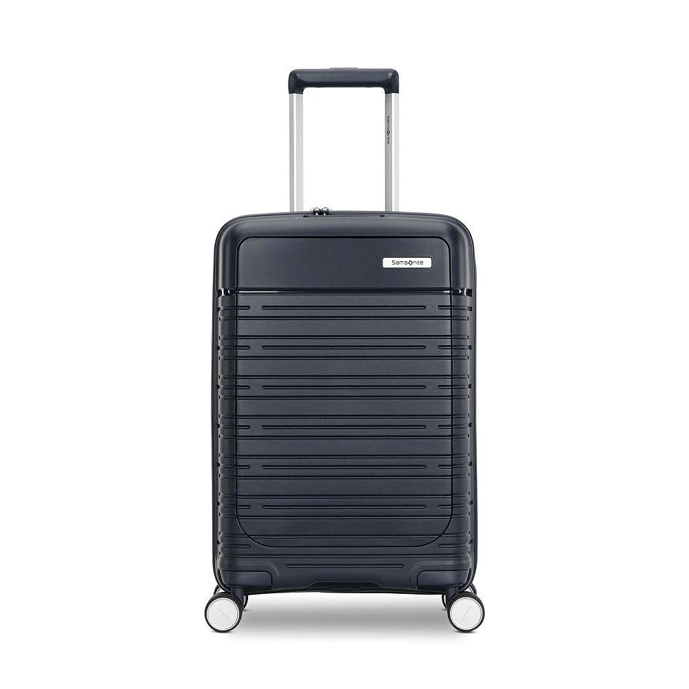 Elevation™ Plus Carry On Spinner Suitcase 22 x 14 商品