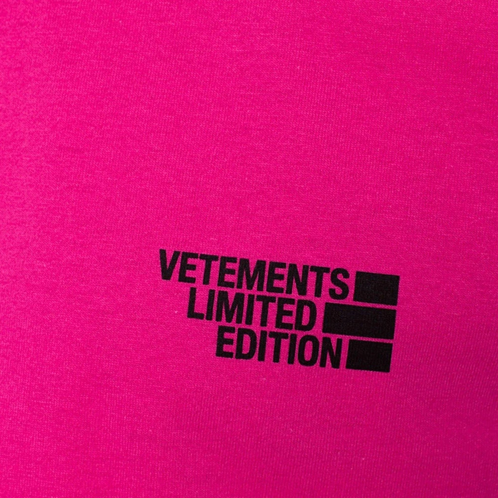 商品Vetements|VETEMENTS 女士粉红色黑色字母徽标圆领短袖T恤 UE51TR720P-HOTPINK,价格¥1122,第1张图片