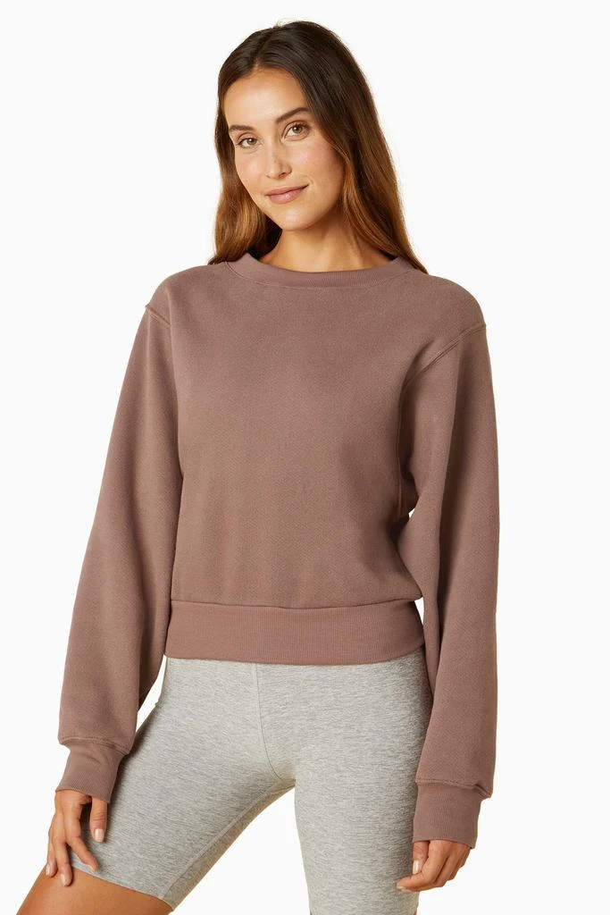 商品Beyond yoga|WFH Fleece Cropped Crew - Sienna Brown,价格¥967,第1张图片