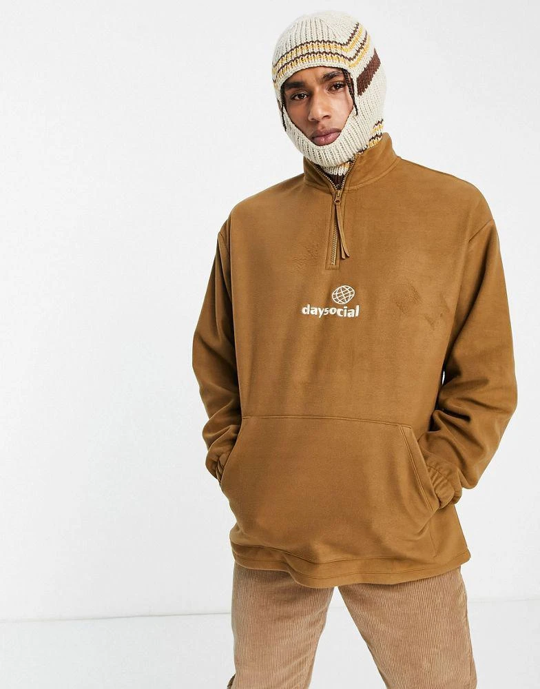 商品ASOS|ASOS Daysocial oversized quarter zip sweatshirt in polar fleece with logo print in brown,价格¥195,第3张图片详细描述