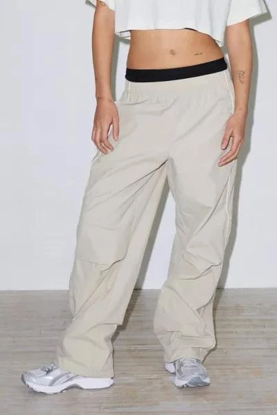 商品BDG|BDG Jess Nylon Straight Leg Track Pant,价格¥154,第1张图片