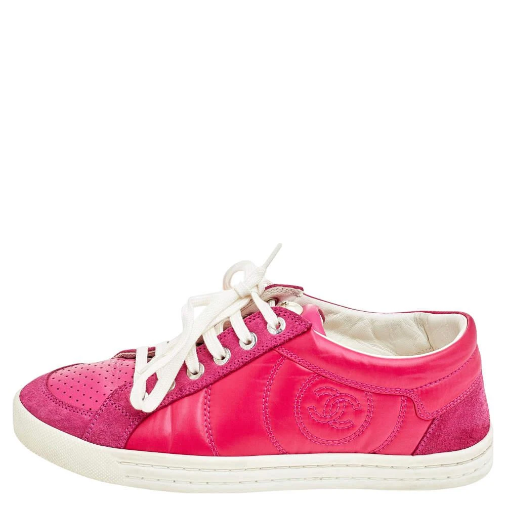 商品[二手商品] Chanel|Chanel Pink Leather, Suede And Nylon CC Pearl Low Top Sneakers Size 35.5,价格¥1753,第2张图片详细描述