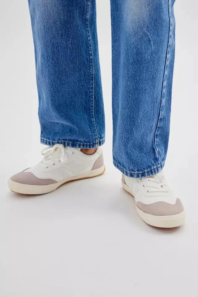 商品Gola|Gola Badminton Volley Sneaker,价格¥411,第2张图片详细描述