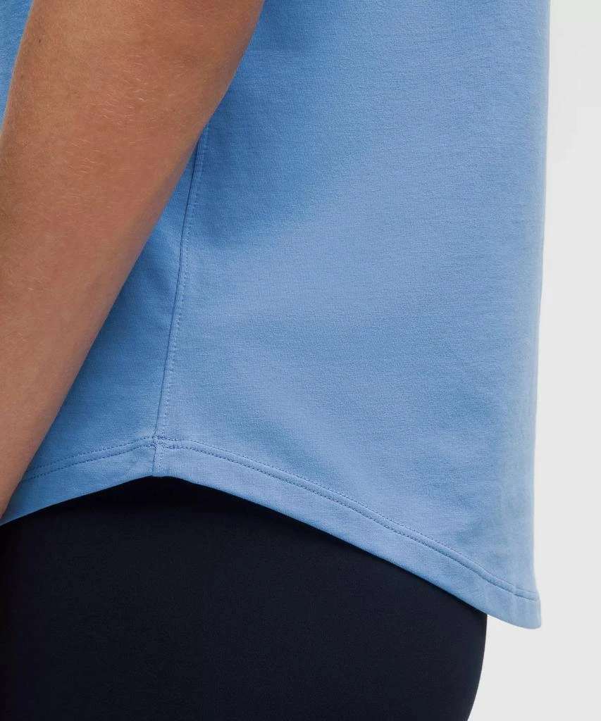 Love Curved-Hem Crewneck T-Shirt 商品