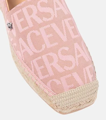 Versace Allover 帆布草编鞋 商品