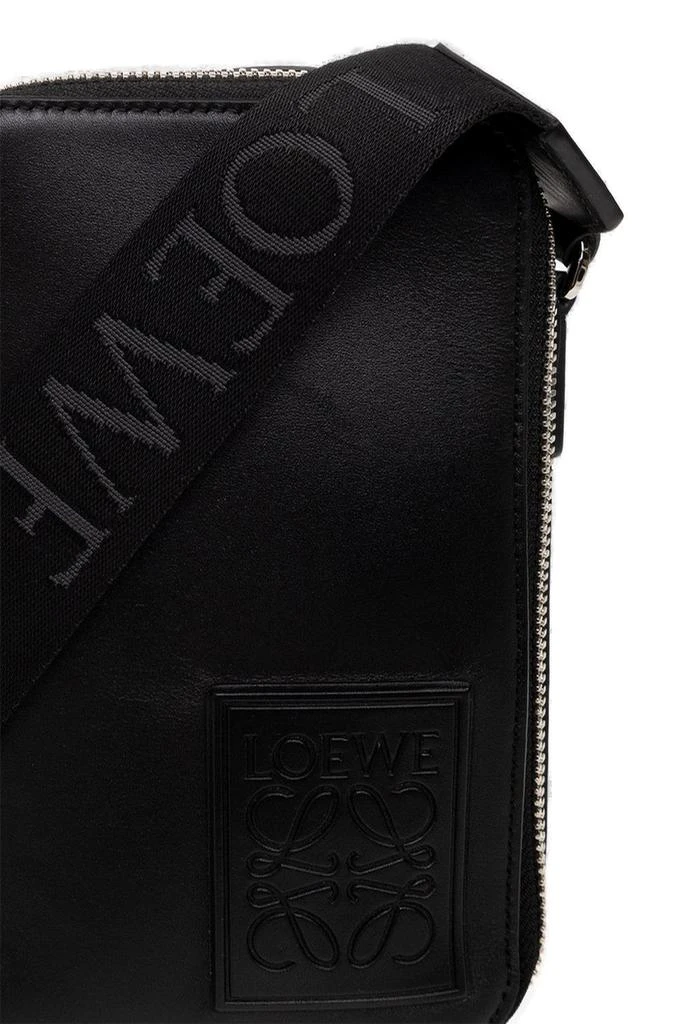 商品Loewe|Loewe Logo Embossed Zipped Crossbody Bag,价格¥8258,第4张图片详细描述