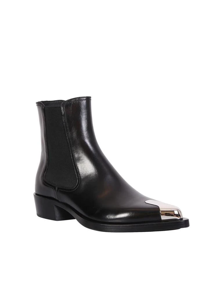 商品Alexander McQueen|ALEXANDER MCQUEEN PUNK ANKLE BOOTS WITH METAL TOE DETAIL BY ALEXANDER MCQUEEN. THE BRAND STANDS OUT AS AN INNOVATIVE EXPRESSION WITH OVERWHELMING CREATIVITY,价格¥5832,第2张图片详细描述