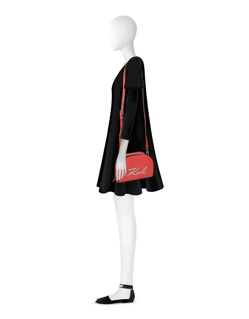 商品Karl Lagerfeld Paris|K / Signature大号斜挎包,价格¥758,第3张图片详细描述