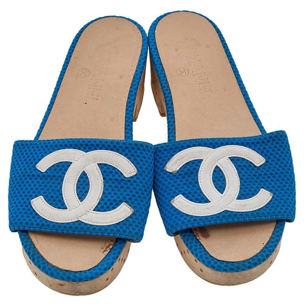 商品[二手商品] Chanel|Chanel Blue/White Mesh And Leather CC Logo Platform Slide Wooden Sandals Size 39,价格¥3620,第3张图片详细描述