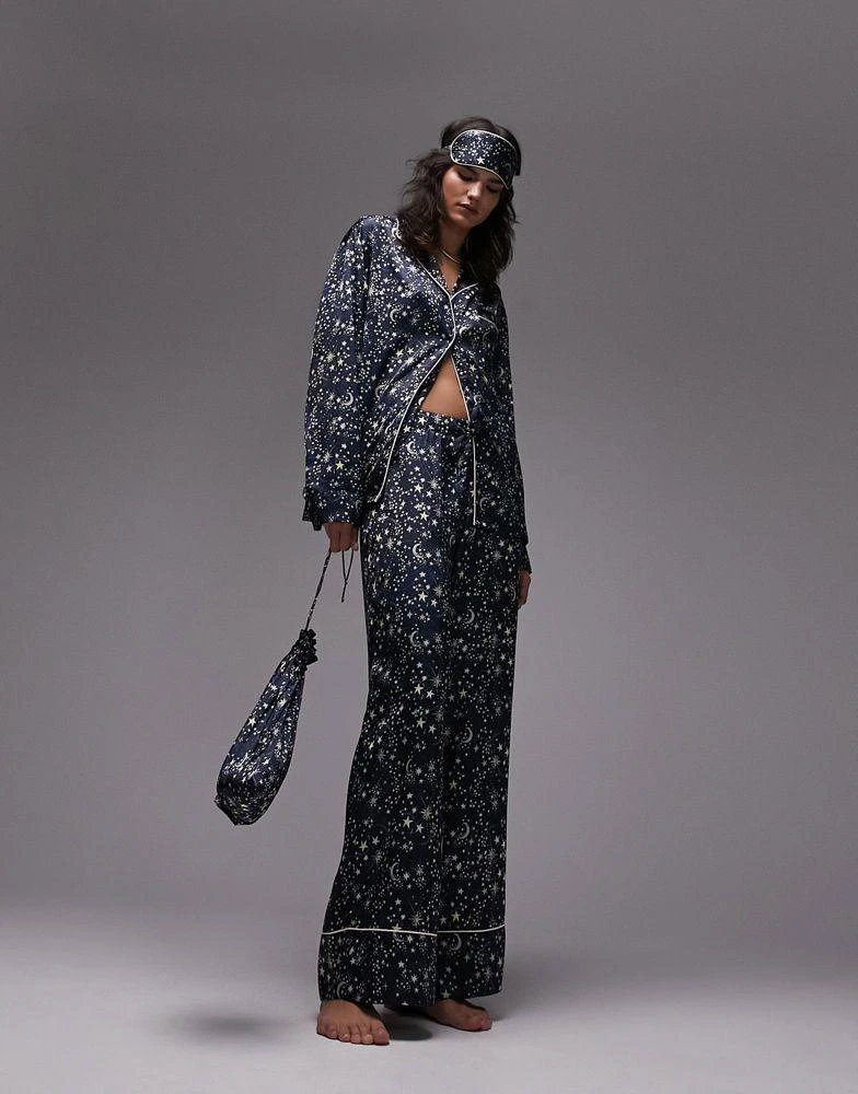 商品Topshop|Topshop star print satin shirt & trouser pyjama set with matching eye mask & gift bag in navy,价格¥489,第1张图片