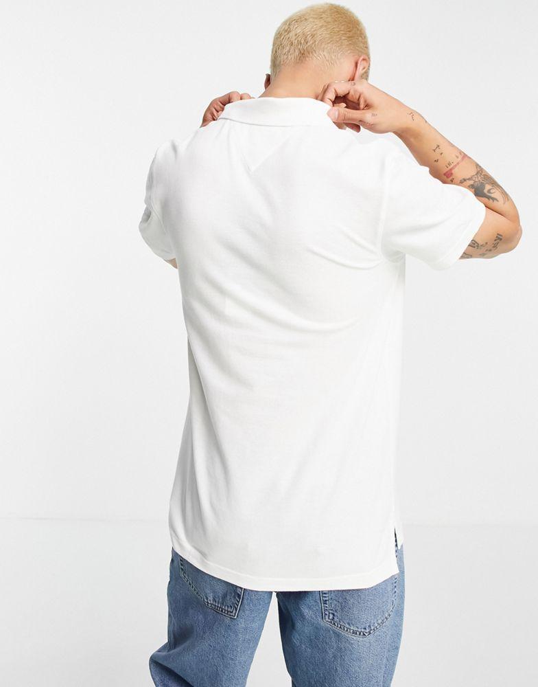 商品Tommy Hilfiger|Tommy Jeans pique polo shirt in white,价格¥417,第4张图片详细描述