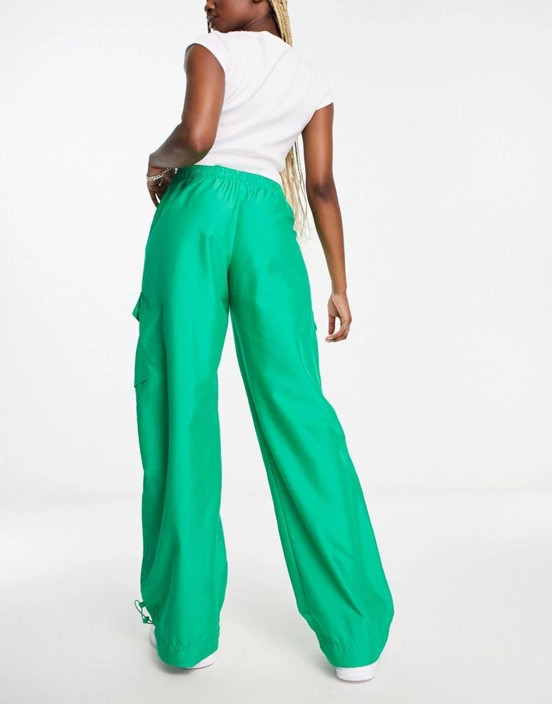 商品NIKE|Nike trend woven cargo trousers in stadium green,价格¥498,第2张图片详细描述