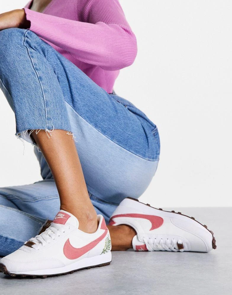 商品NIKE|Nike Daybreak trainers in white and burgundy with floral embroidery - WHITE,价格¥693,第1张图片