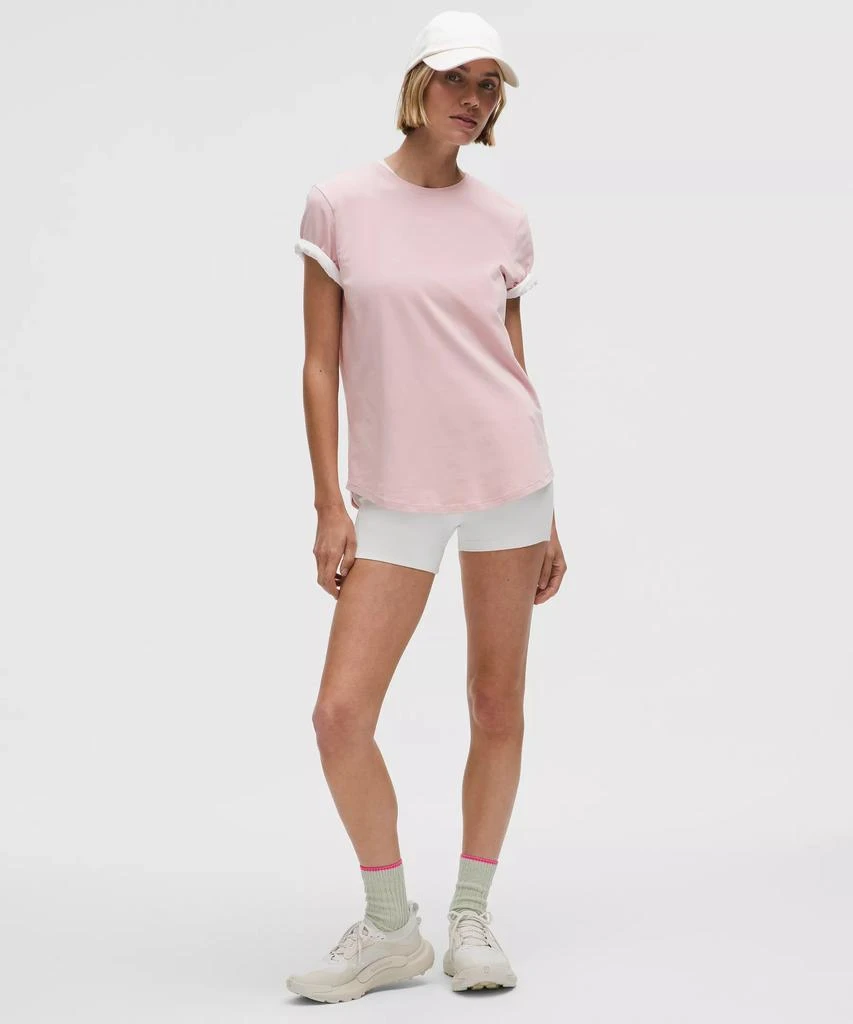 Love Curved-Hem Crewneck T-Shirt 商品