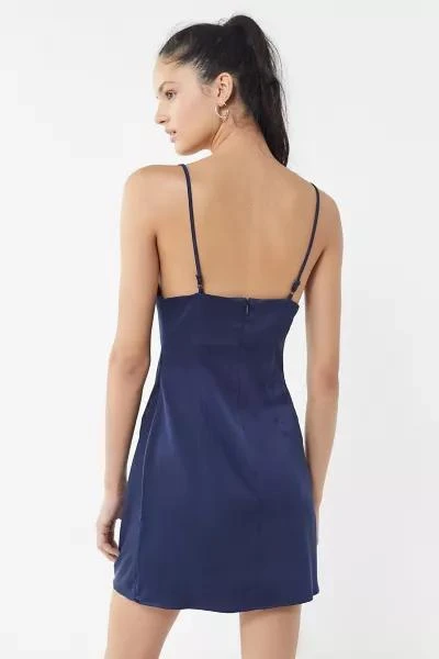 商品Urban Outfitters|UO Mallory Cowl Neck Slip Dress,价格¥116,第2张图片详细描述