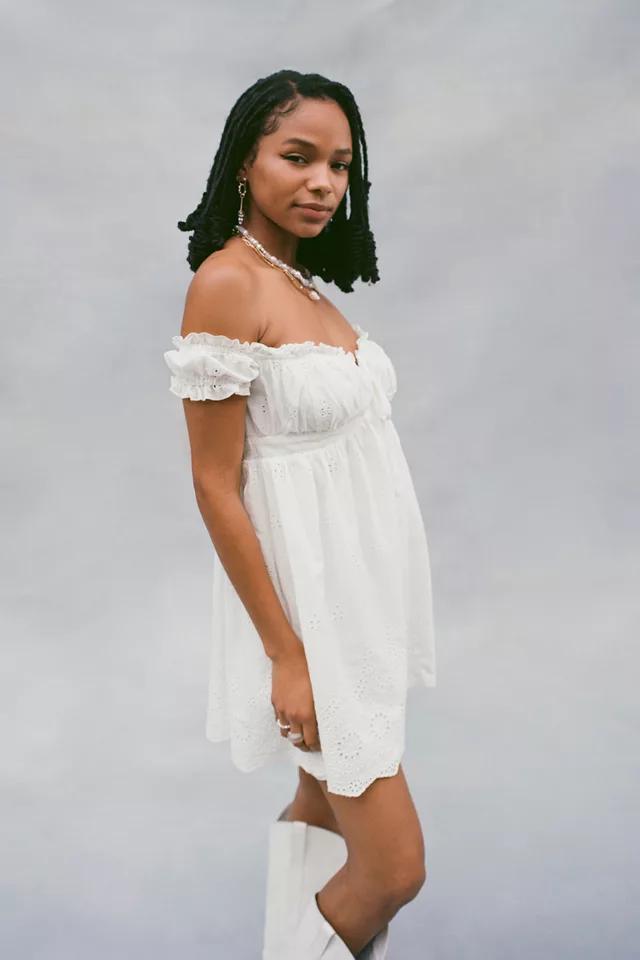 UO Eliza Eyelet Off-The-Shoulder Mini Dress商品第5张图片规格展示