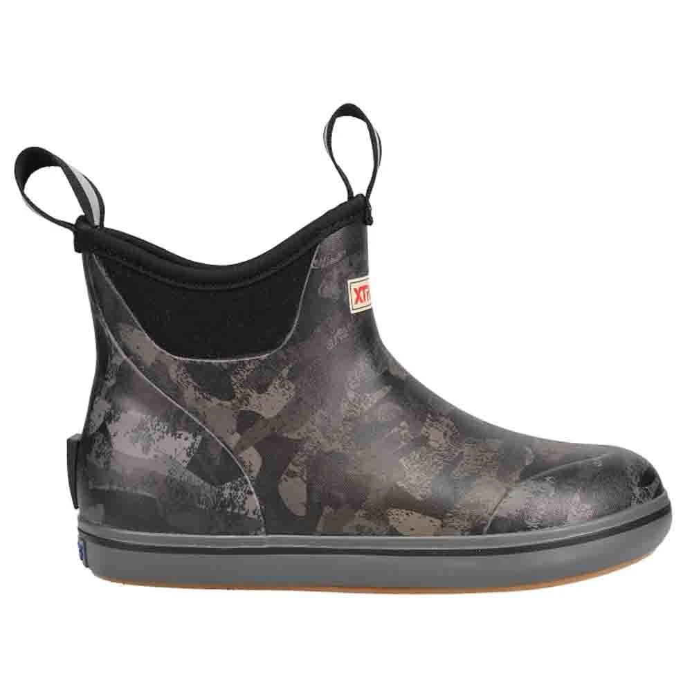 商品Xtratuf|Ankle Deck Camo 6 inch Pull On Boots,价格¥796,第1张图片详细描述