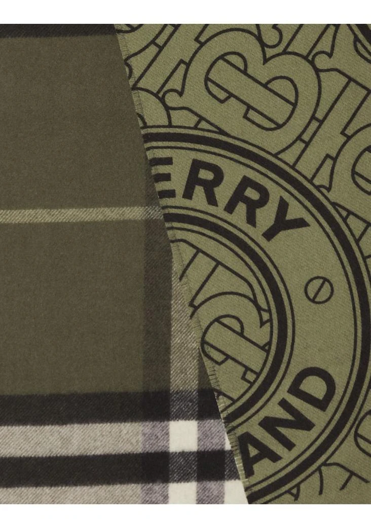 商品Burberry|Reversible check and monogram cashmere scarf,价格¥4374,第2张图片详细描述