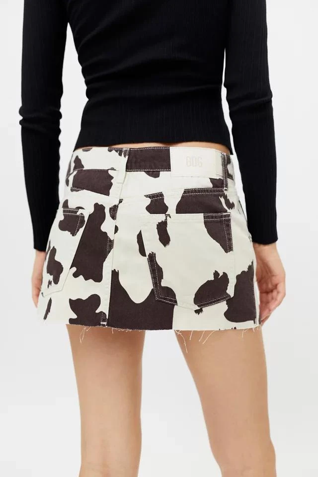 商品Urban Outfitters|UO Cow Print Denim Mini Skirt,价格¥38,第2张图片详细描述
