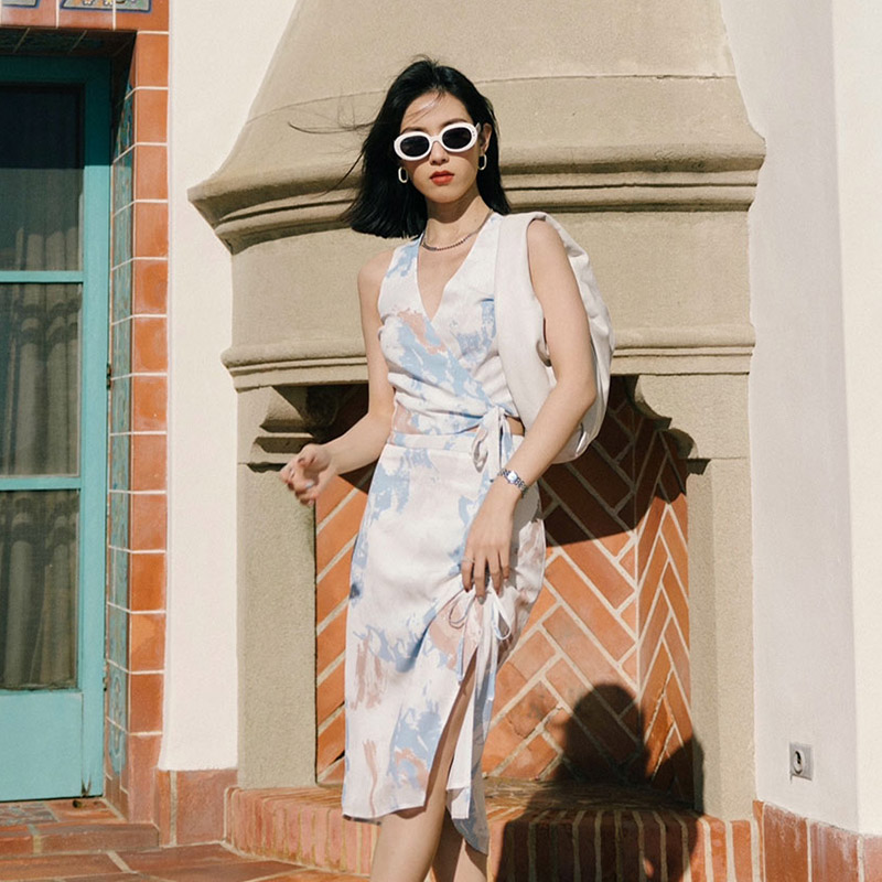 【Suggyl联名胶囊系列】Nessa抽象印花法式度假风交叉裹身吊带上衣 | Nessa Top - Abstract Colors商品第4张图片规格展示