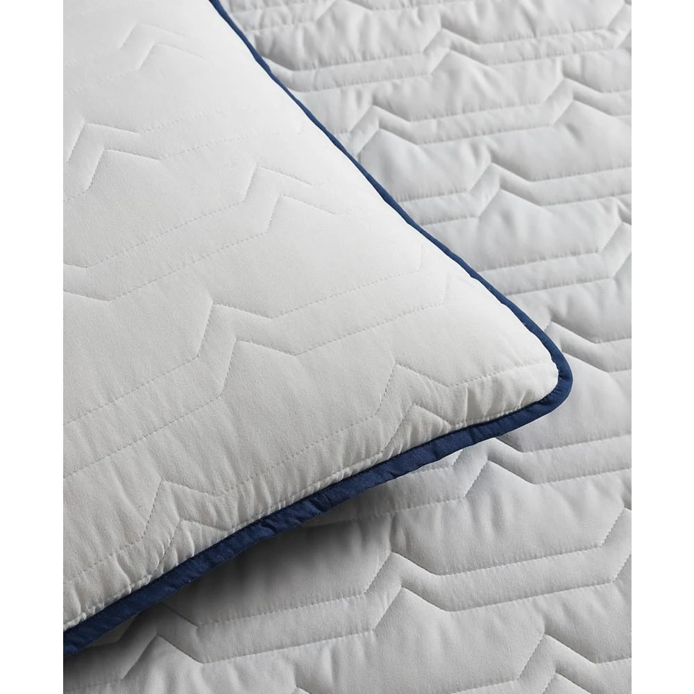CLOSEOUT! Adventure Mountain Reversible 3 Piece Quilt Set, Full/Queen 商品