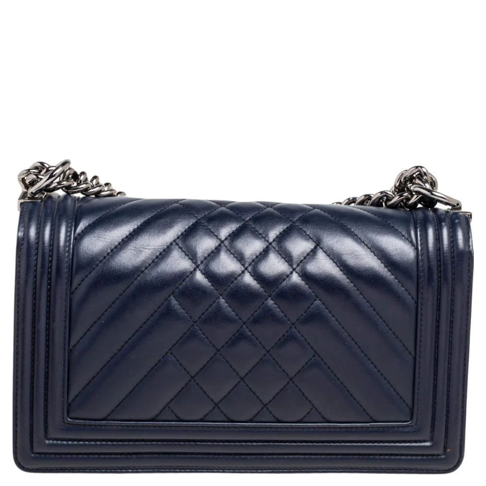 商品[二手商品] Chanel|Chanel Midnight Blue Quilted Chevron Leather Medium Boy Flap Bag,价格¥17052,第4张图片详细描述