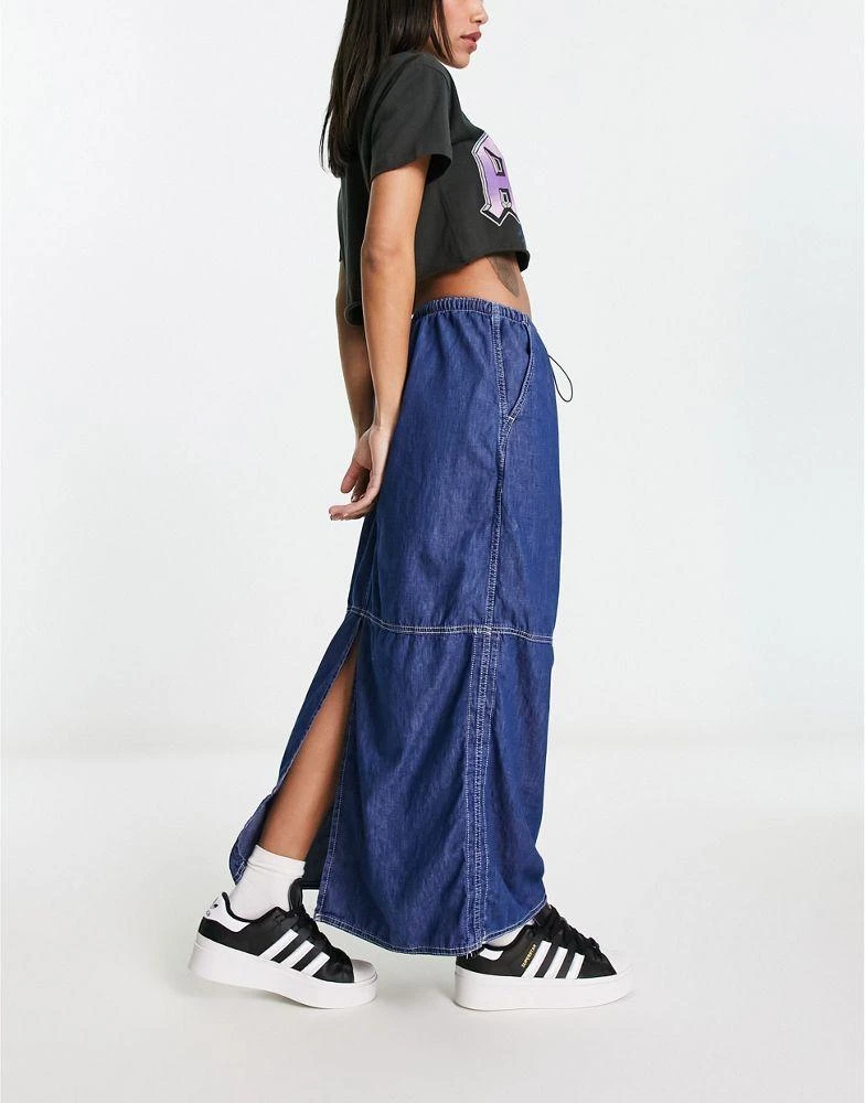 商品Bershka|Bershka denim parachute skirt in mid blue,价格¥295,第4张图片详细描述